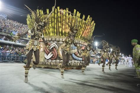  Kuningaskalakeita ja karnevaalin kuohuja: Analysoimalla Bruno Kagliaren Rio Carnivalin esiintymistä 2016