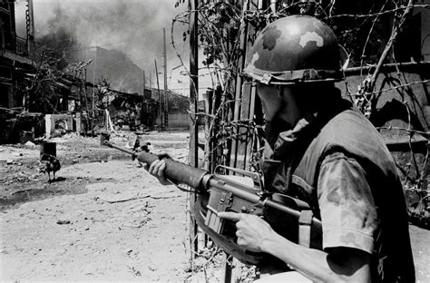 Tết Mậu Thânin 1968: Vietnamilainen Vastarinta ja Yhdysvaltain Vaikeudet Vuoden 1968 Tet-Offensiivissa